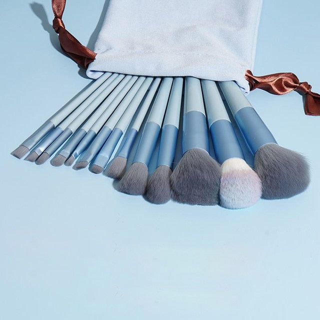 Conjunto de pincéis de maquiagem macio e macio de 13 peças para cosméticos  Makeup brush ferramenta de beleza